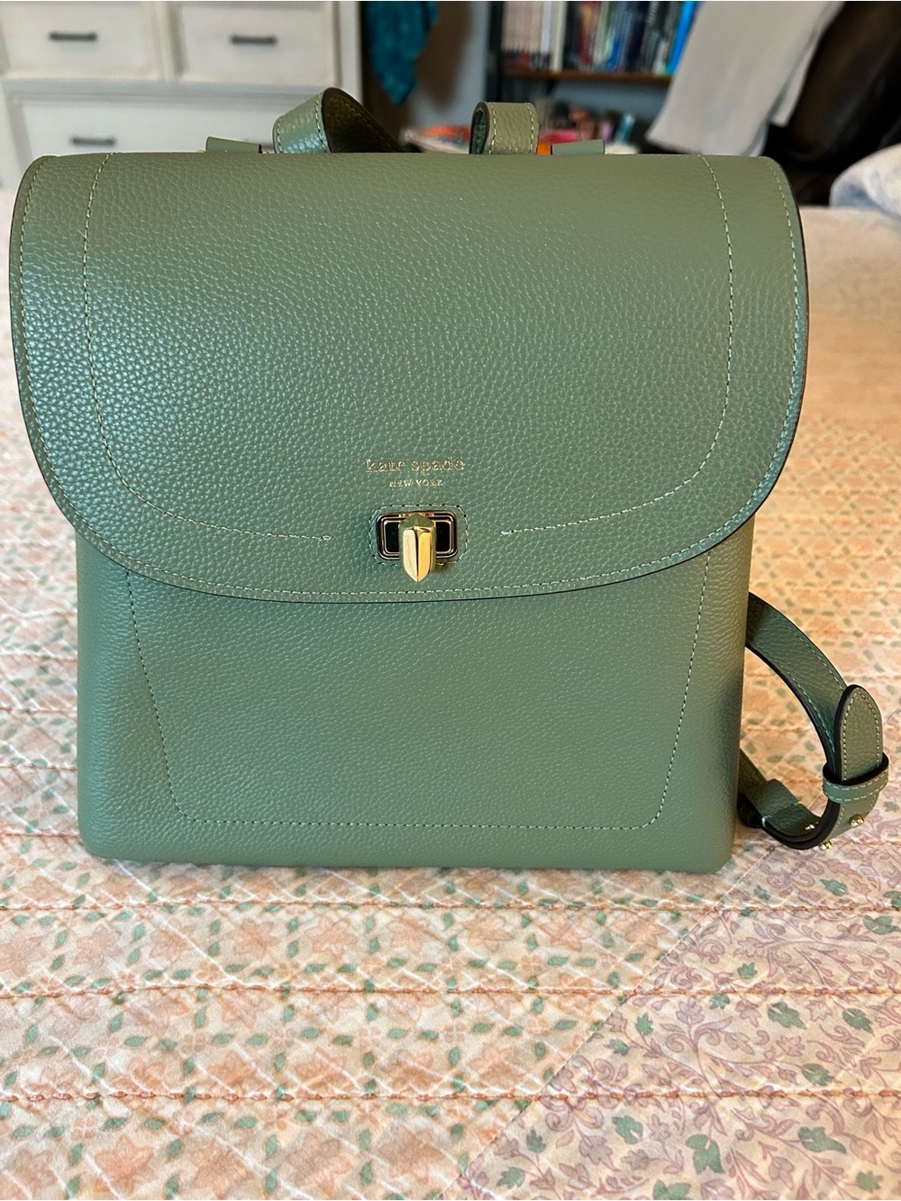 Kate Spade Essentials Turnlock Medium Leather Backpack Purse in Light Green EUC